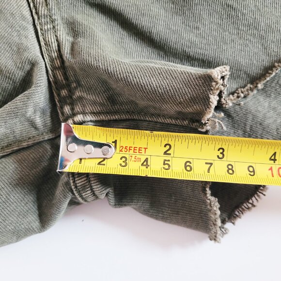 Levi's Olive Green 501 High Rise Shorts 56327-0396 BNWT - Size 28 - Picture 12 of 12